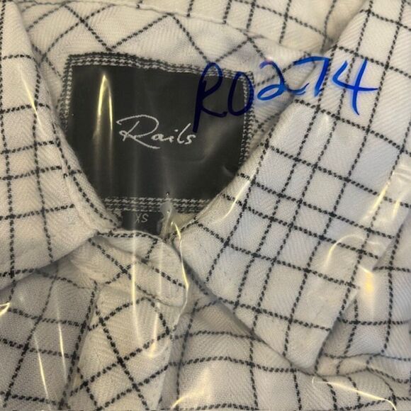 Rails Rayon Button Front Shirt White with Black Plaid Lightweight Size XS - Picture 11 of 11
